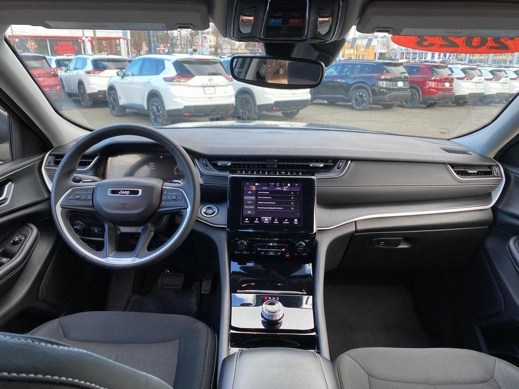 2023 Jeep Grand Cherokee L Laredo 4x2