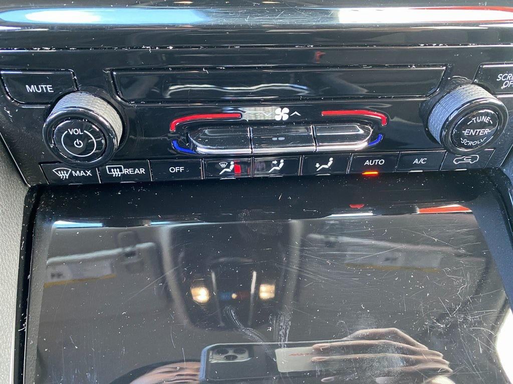 2023 Jeep Grand Cherokee L Laredo 4x2