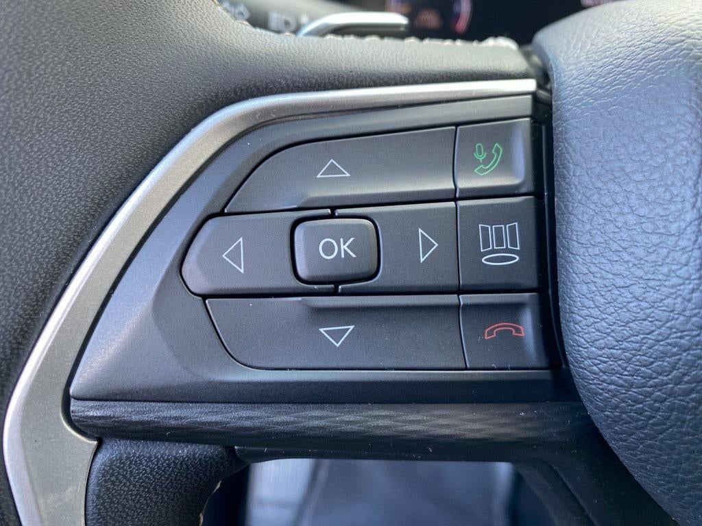 2023 Jeep Grand Cherokee L Laredo 4x2