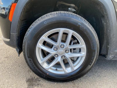 2023 Jeep Grand Cherokee L Laredo 4x2