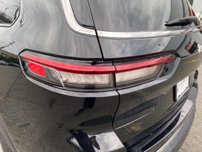 2023 Jeep Grand Cherokee L Laredo 4x2
