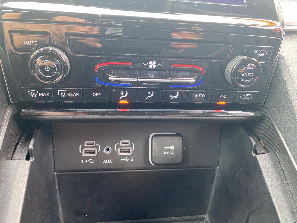 2023 Jeep Grand Cherokee L Laredo 4x2