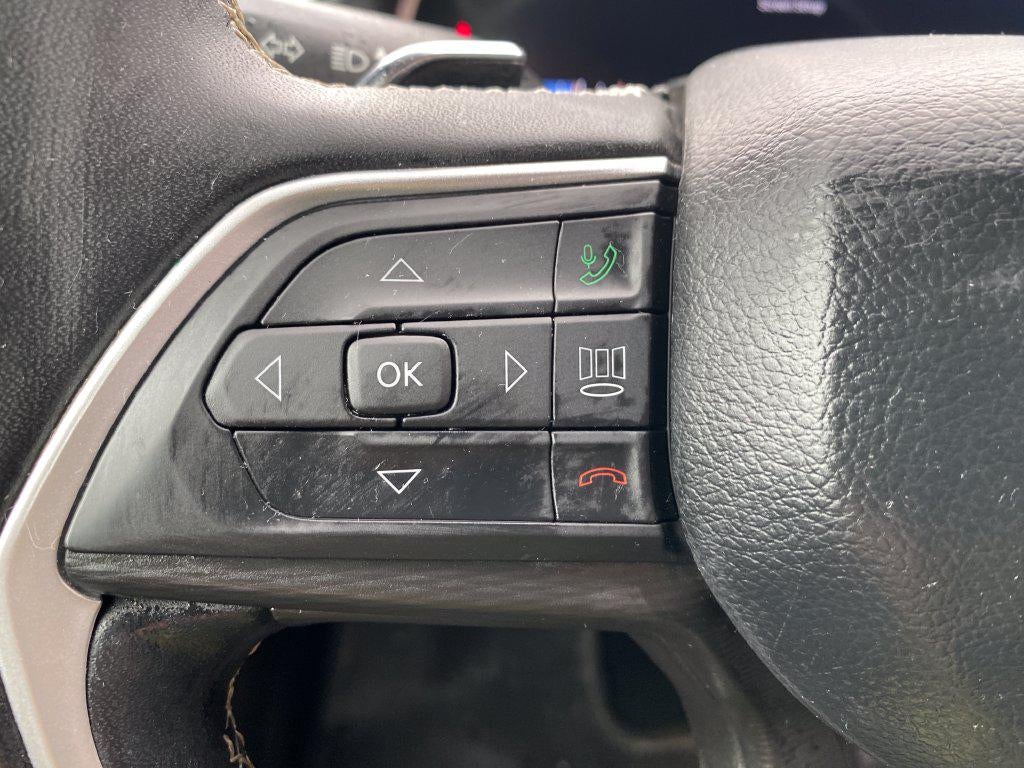 2023 Jeep Grand Cherokee L Laredo 4x2