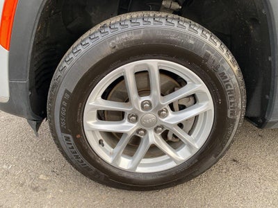 2023 Jeep Grand Cherokee L Laredo 4x2