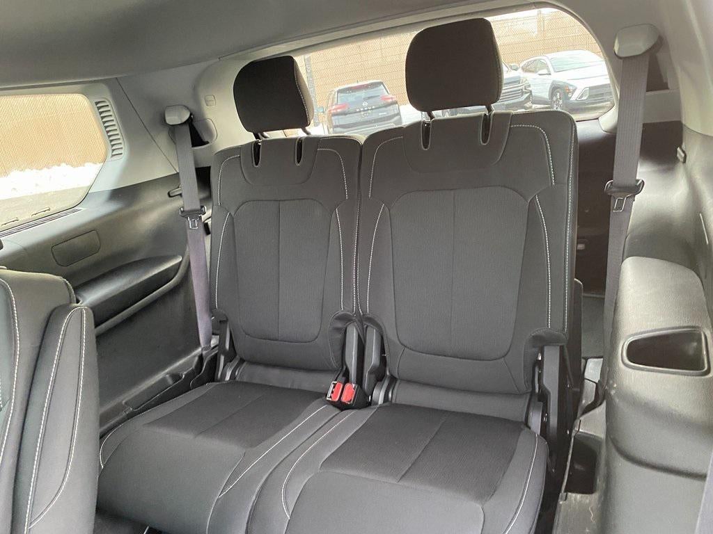 2023 Jeep Grand Cherokee L Laredo 4x2