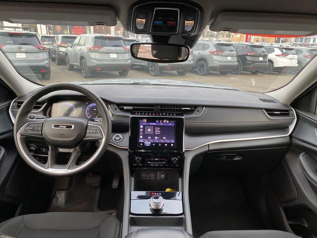 2023 Jeep Grand Cherokee L Laredo 4x2