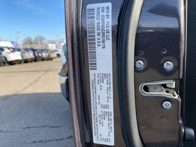 2024 RAM 1500 Classic SLT Quad Cab 4x2 64' Box