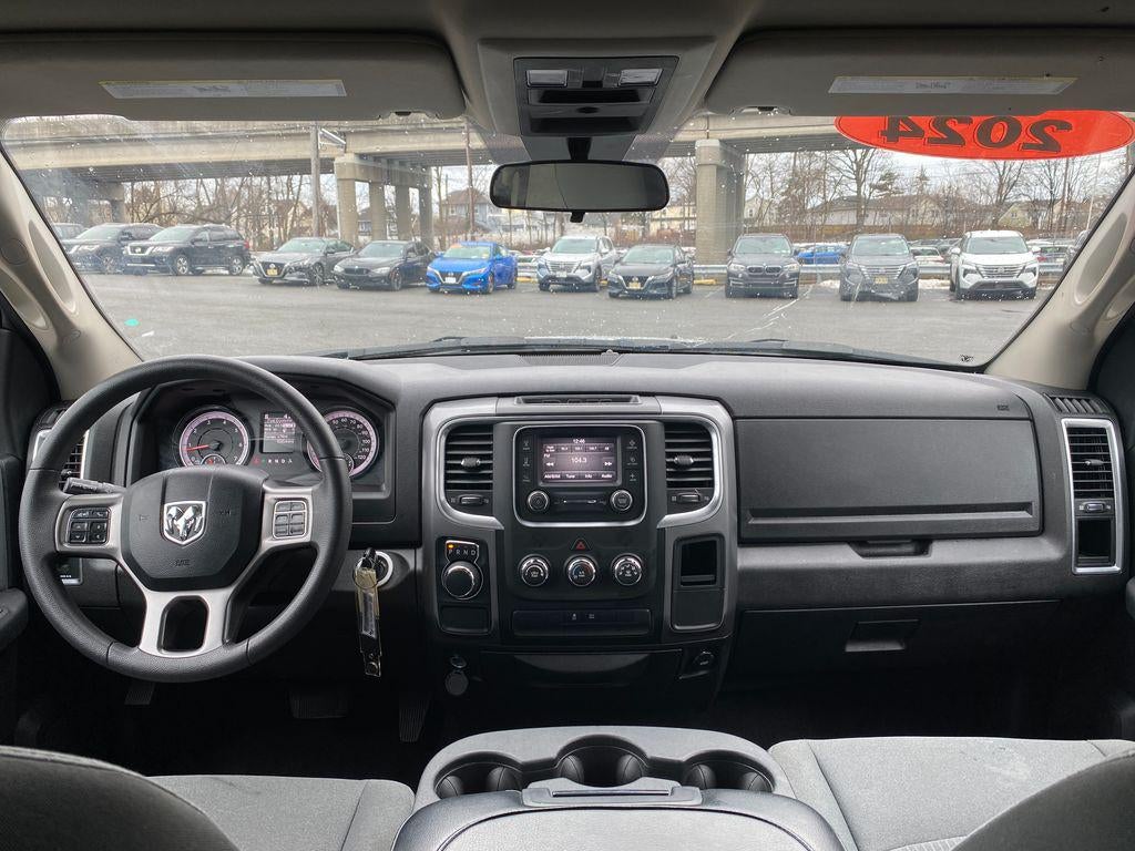 2024 RAM 1500 Classic SLT Quad Cab 4x2 64' Box