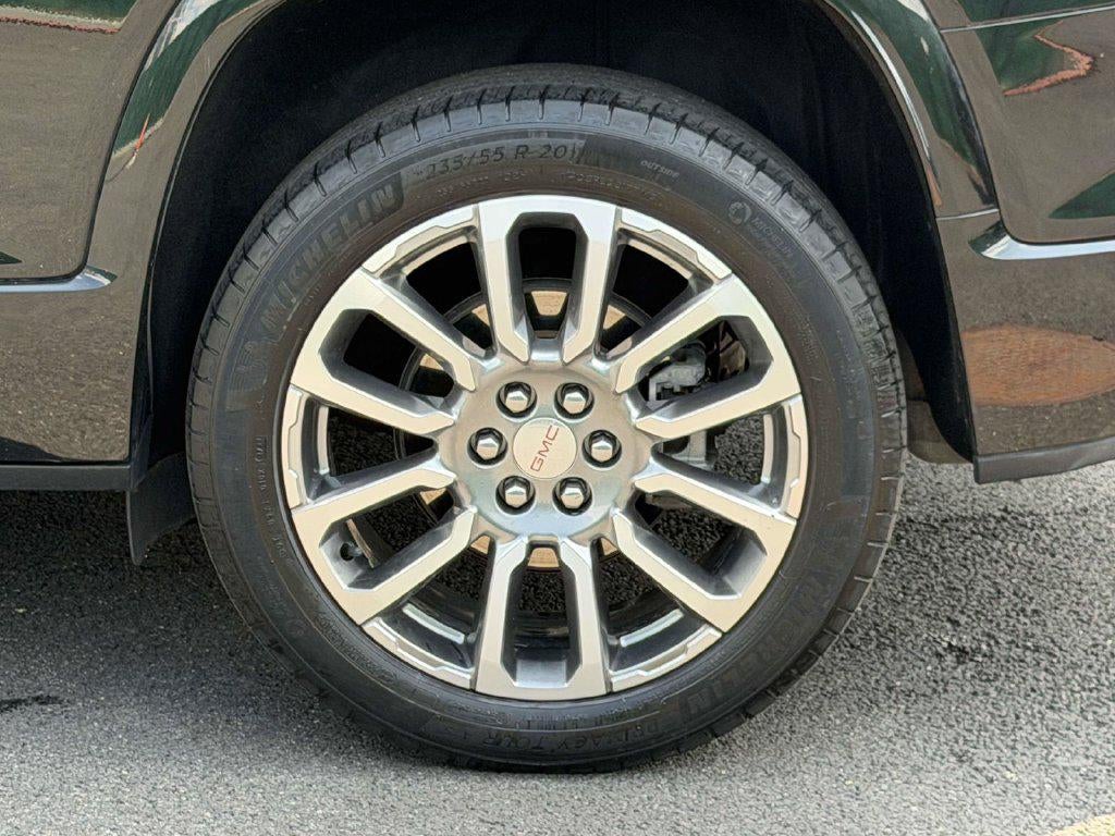 2022 GMC Acadia AWD Denali
