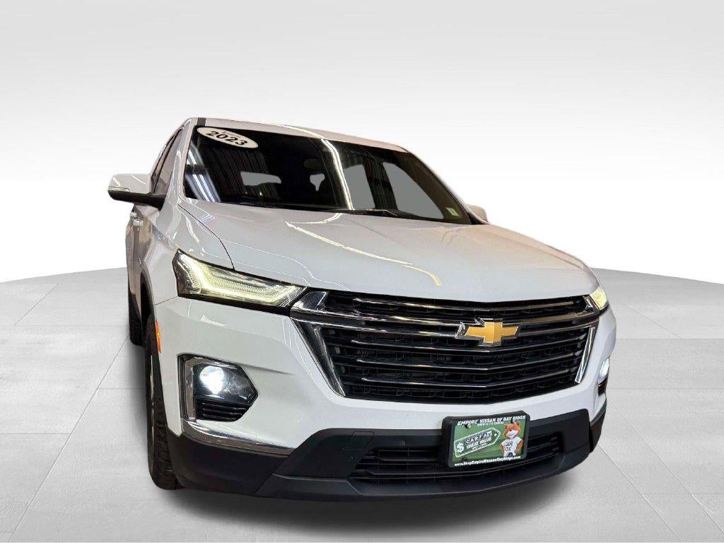 2023 Chevrolet Traverse AWD LT Cloth