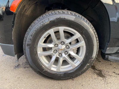 2024 Chevrolet Suburban 4WD LT