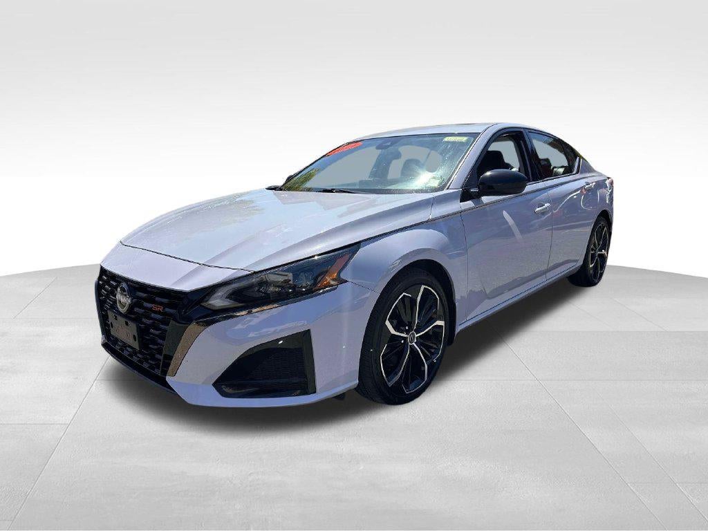 2023 Nissan Altima SR FWD