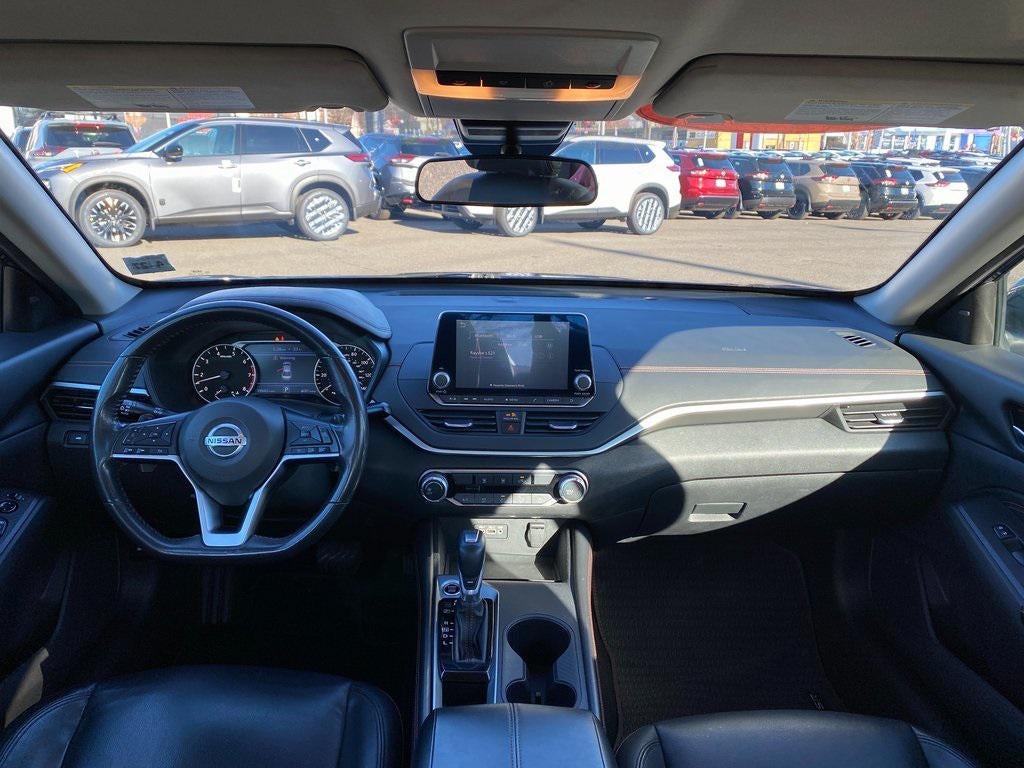 2022 Nissan Altima SR FWD