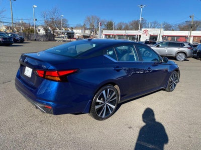 2022 Nissan Altima SR FWD