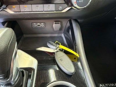 2023 Nissan Altima SV FWD
