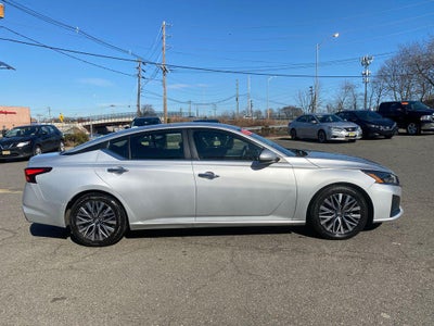 2023 Nissan Altima SV FWD