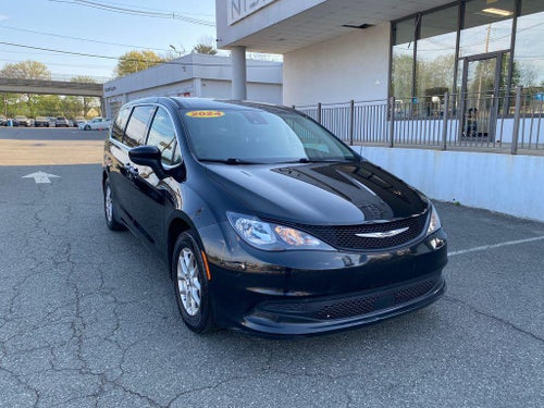 2024 Chrysler Voyager LX