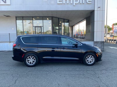 2024 Chrysler Voyager LX