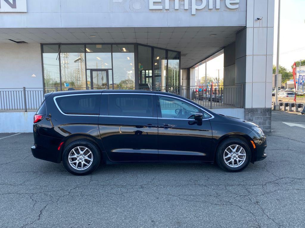 2024 Chrysler Voyager LX