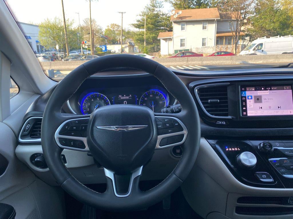 2024 Chrysler Voyager LX