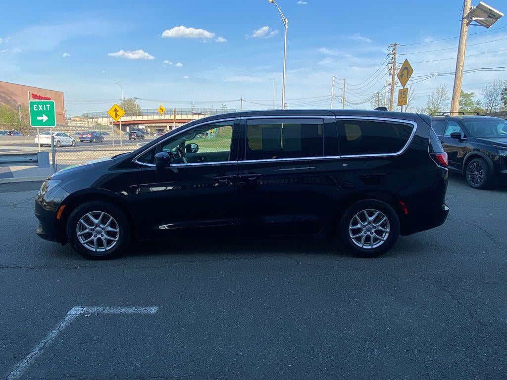 2024 Chrysler Voyager LX