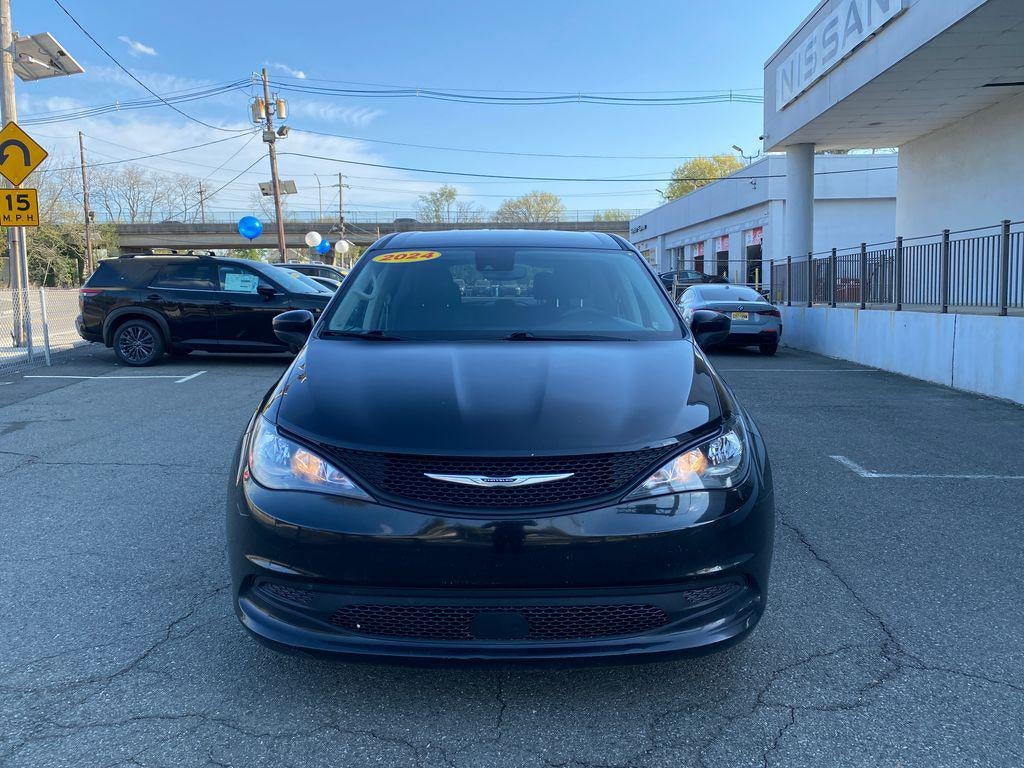 2024 Chrysler Voyager LX