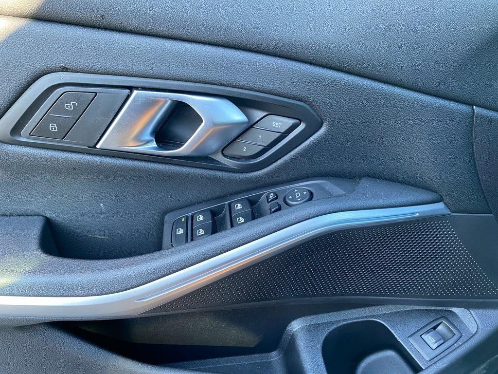 2025 BMW 330i xDrive