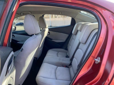 2019 Toyota Yaris Sedan LE