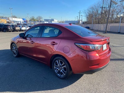 2019 Toyota Yaris Sedan LE