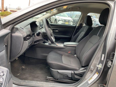 2024 Nissan Sentra SV Xtronic CVT