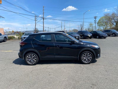 2021 Nissan Kicks SV Xtronic CVT