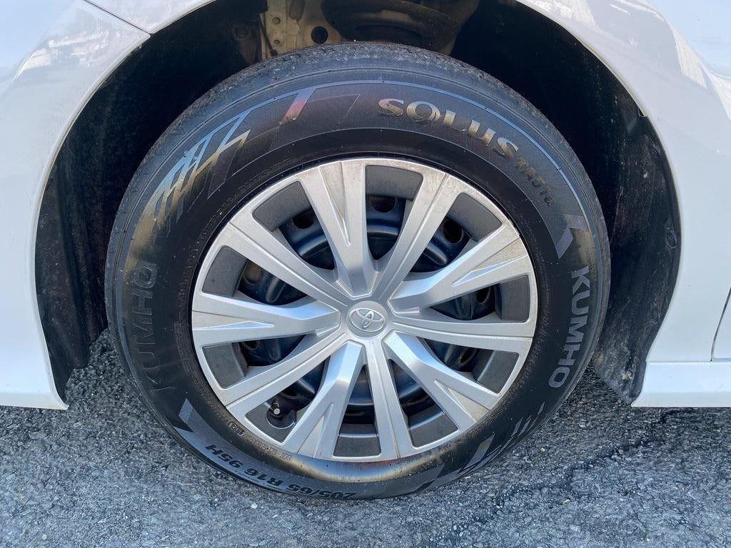 2020 Toyota Camry LE Hybrid