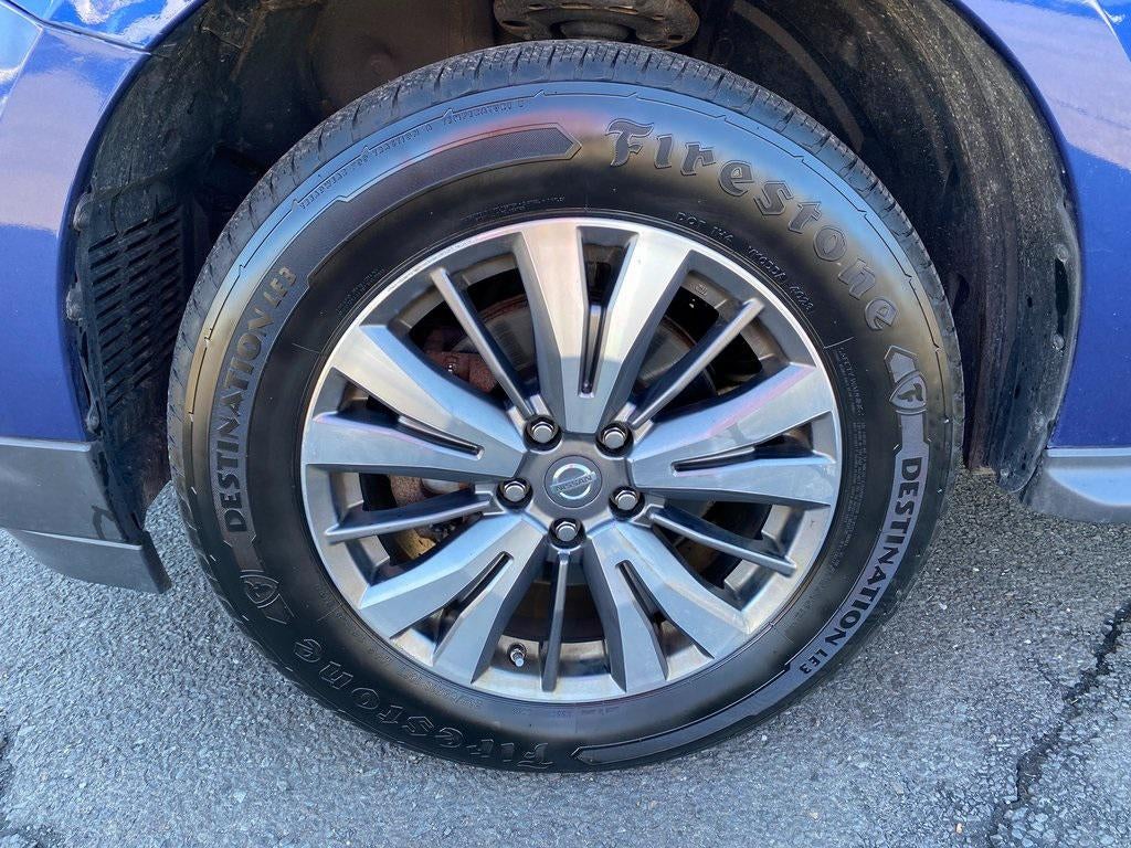 2018 Nissan Pathfinder SV