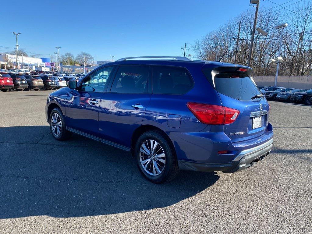 2018 Nissan Pathfinder SV