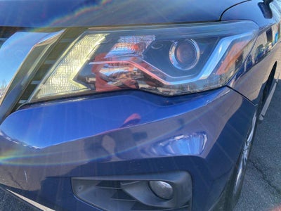 2018 Nissan Pathfinder SV