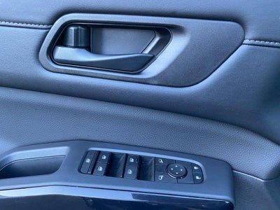 2025 Nissan Pathfinder S 4WD