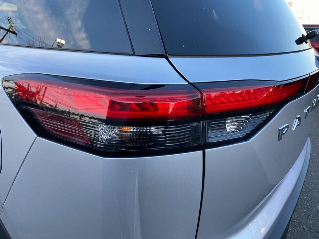 2023 Nissan Pathfinder SV FWD