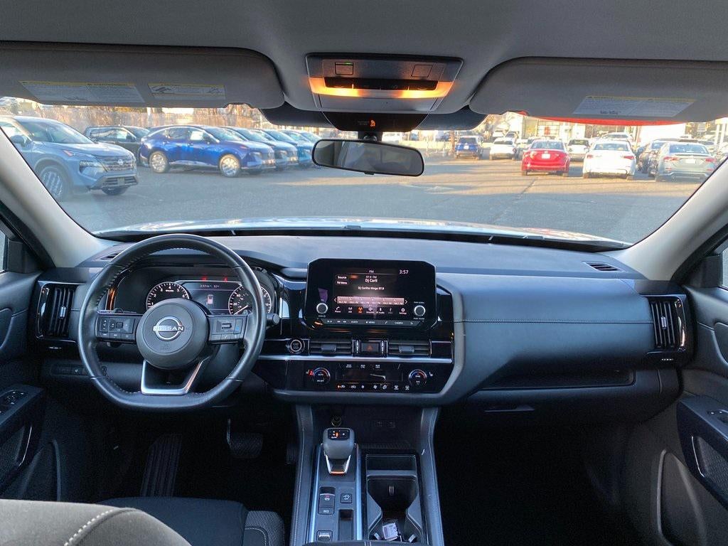 2023 Nissan Pathfinder SV FWD