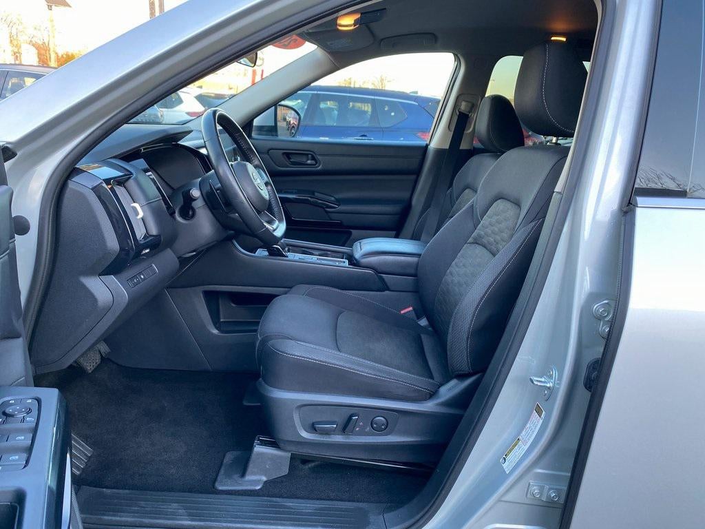 2023 Nissan Pathfinder SV FWD