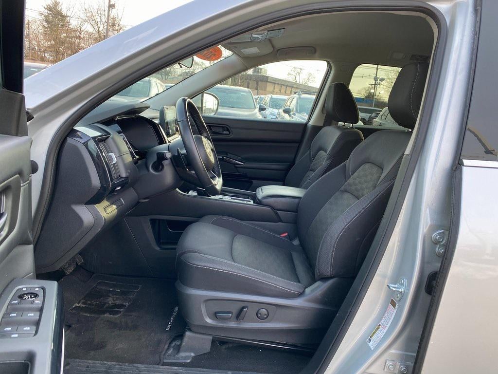 2024 Nissan Pathfinder SV FWD