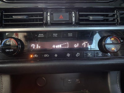 2025 Nissan Pathfinder SV 4WD