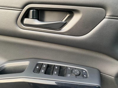 2024 Nissan Pathfinder SV 4WD