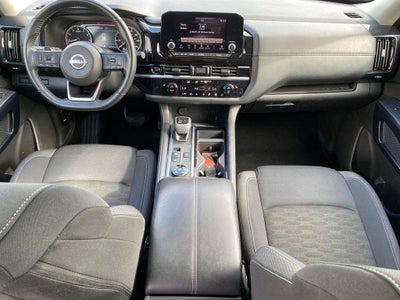 2025 Nissan Pathfinder SV 4WD