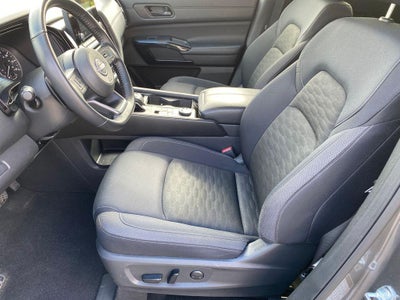 2025 Nissan Pathfinder SV 4WD