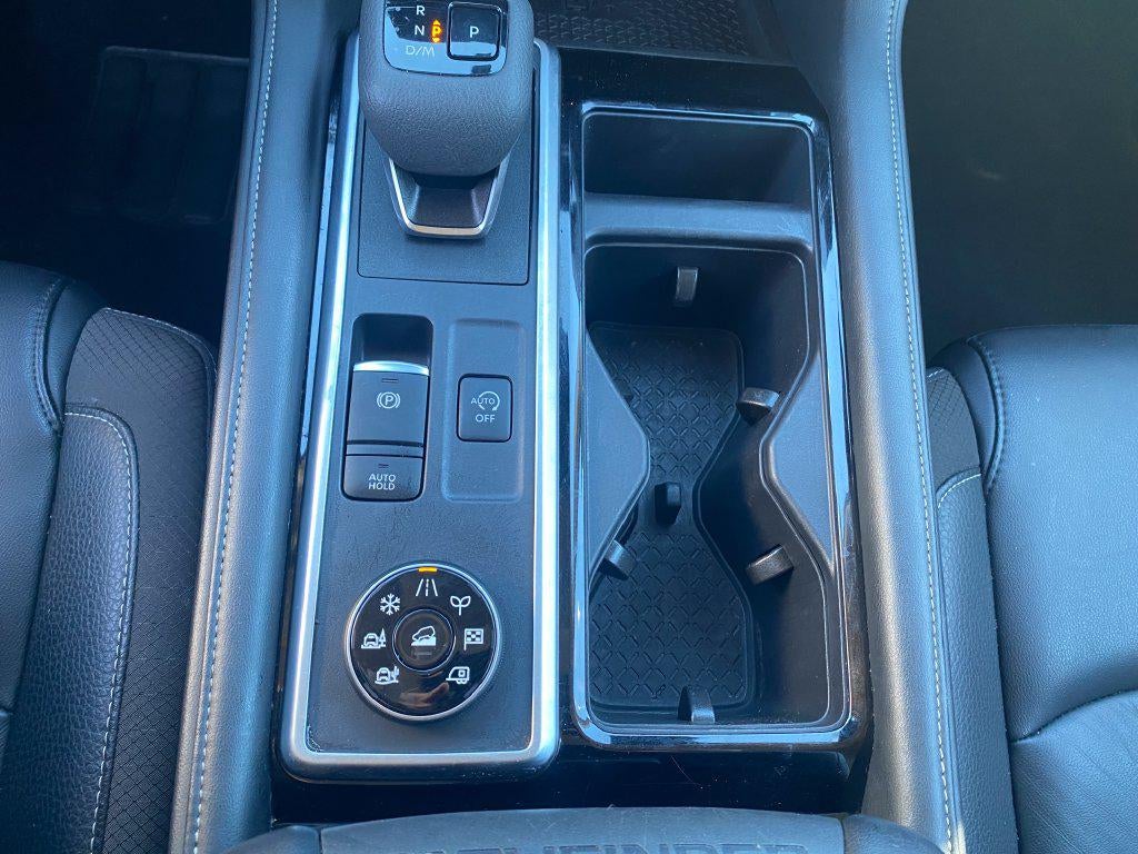 2025 Nissan Pathfinder SL 4WD