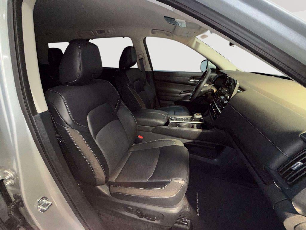 2024 Nissan Pathfinder SL 4WD