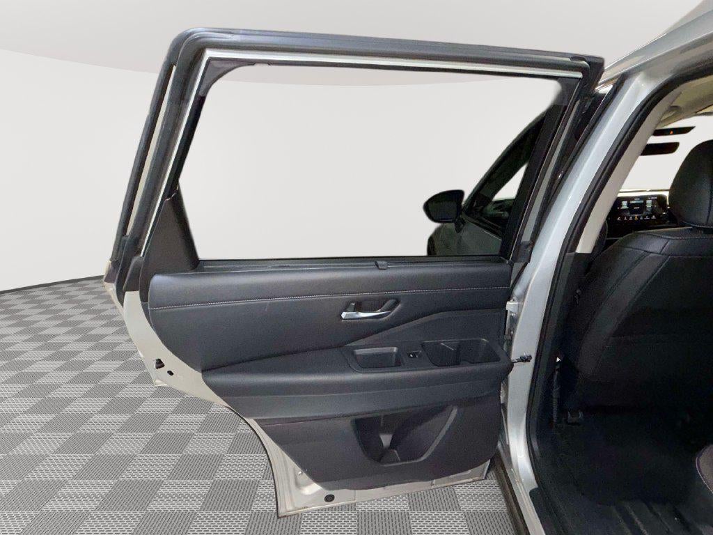 2024 Nissan Pathfinder SL 4WD