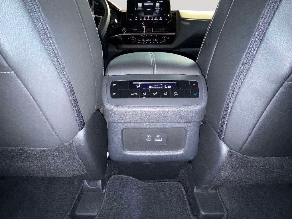 2024 Nissan Pathfinder SL 4WD