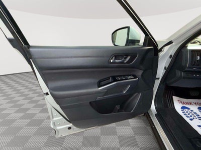 2024 Nissan Pathfinder SL 4WD