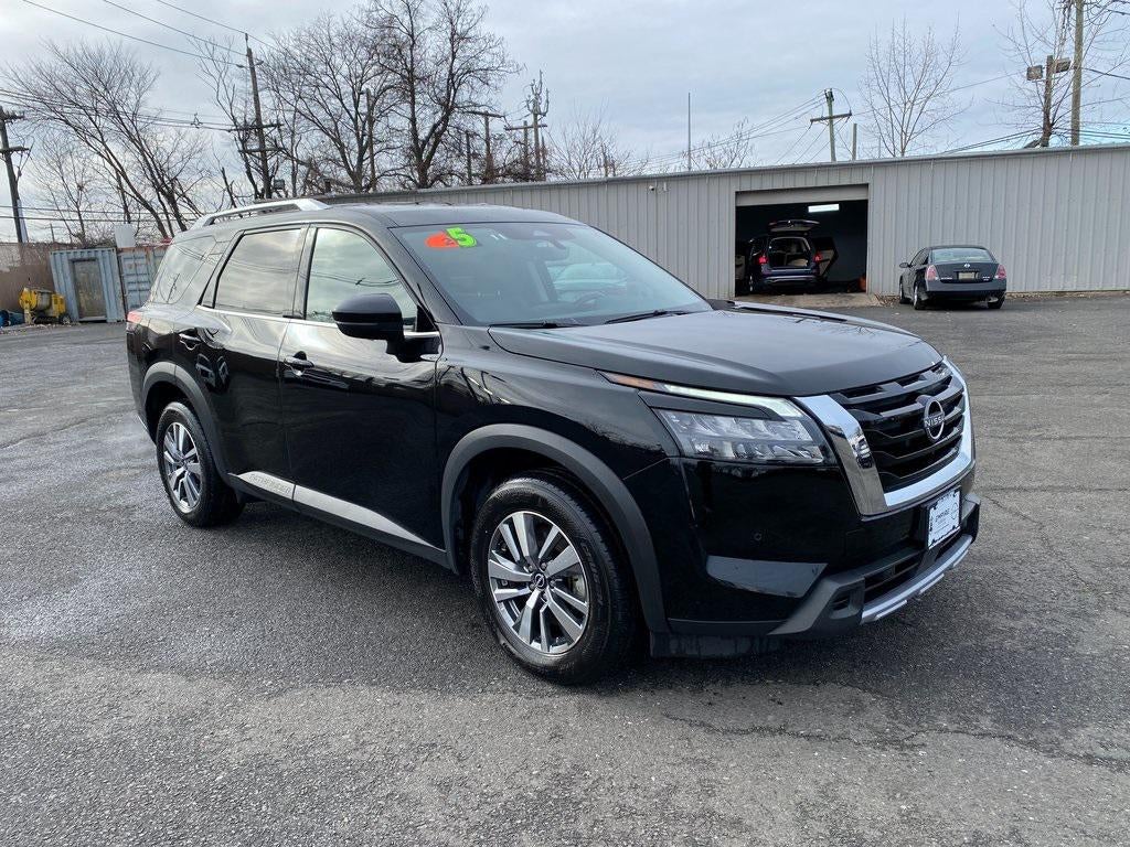 2025 Nissan Pathfinder SL 4WD